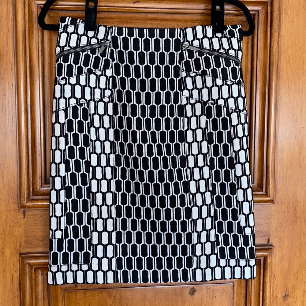 Diane von Furstenberg straight skirt fits above knee